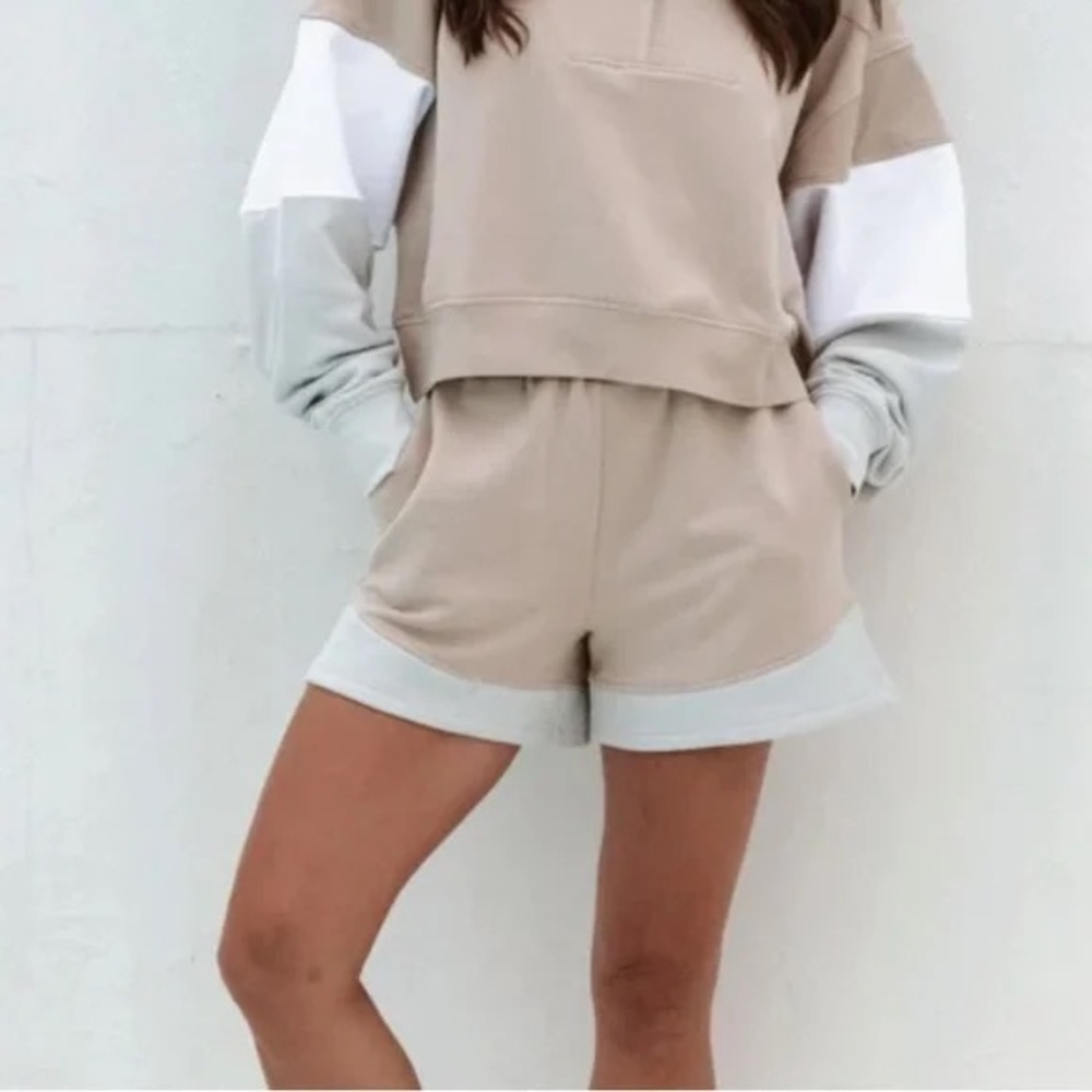 NWT Helen Owen x Feat Tree-Cell Plush Short- Tri Colorblock Shorts in Size M